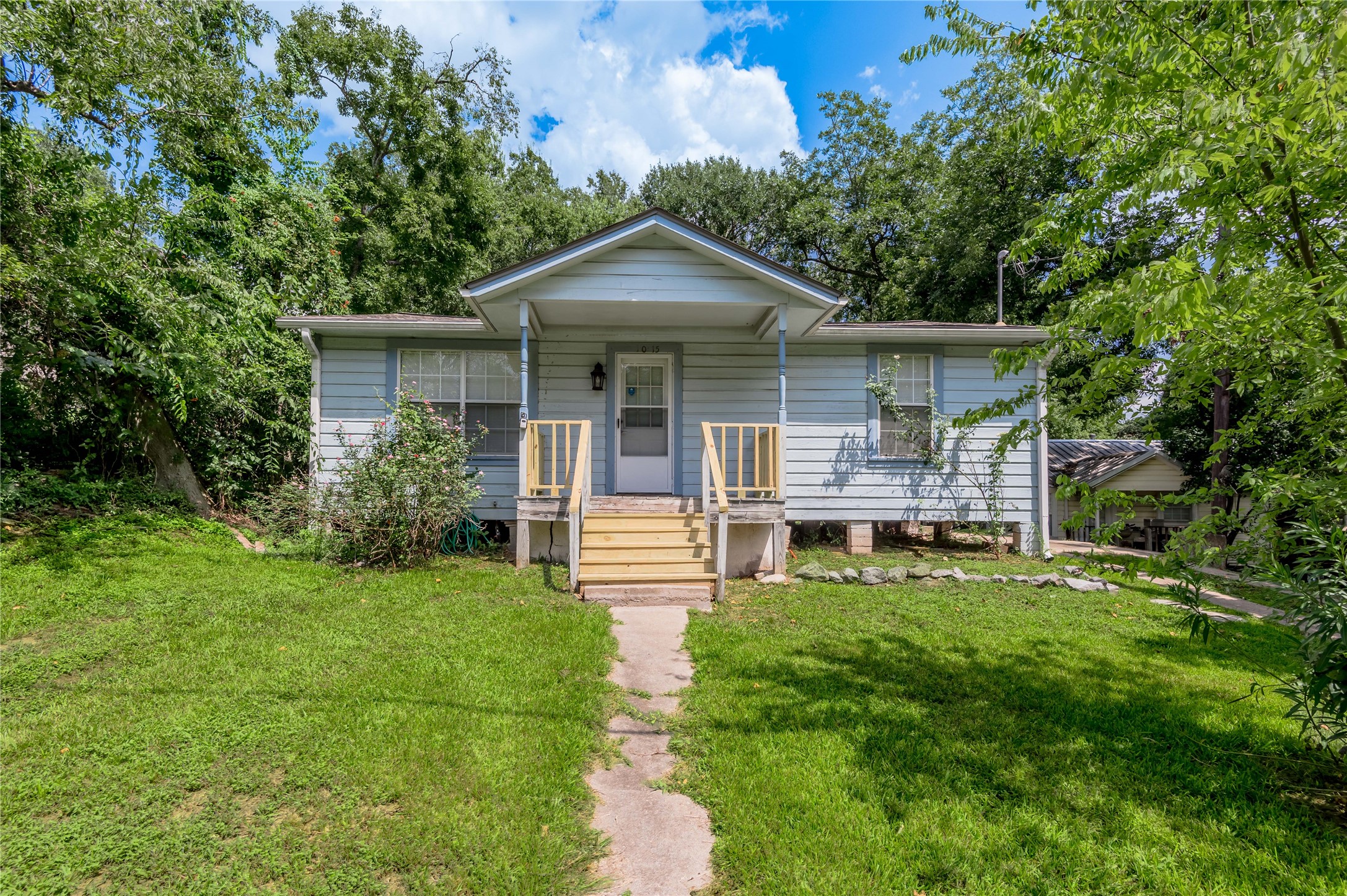 1015 Avenue J Huntsville TX 77320