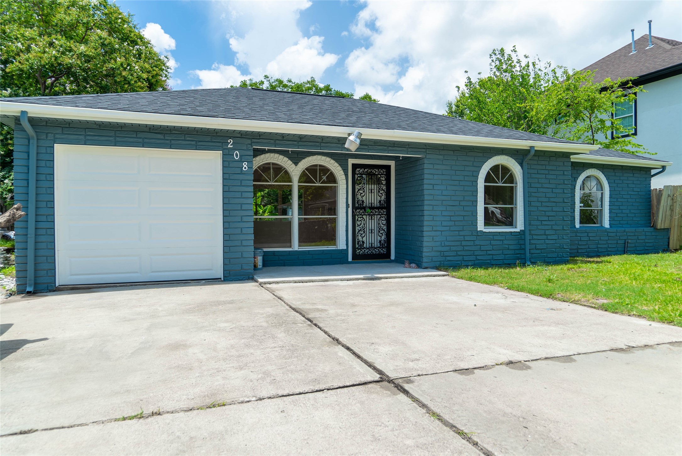 208 Ogilvie Street Houston TX 77017