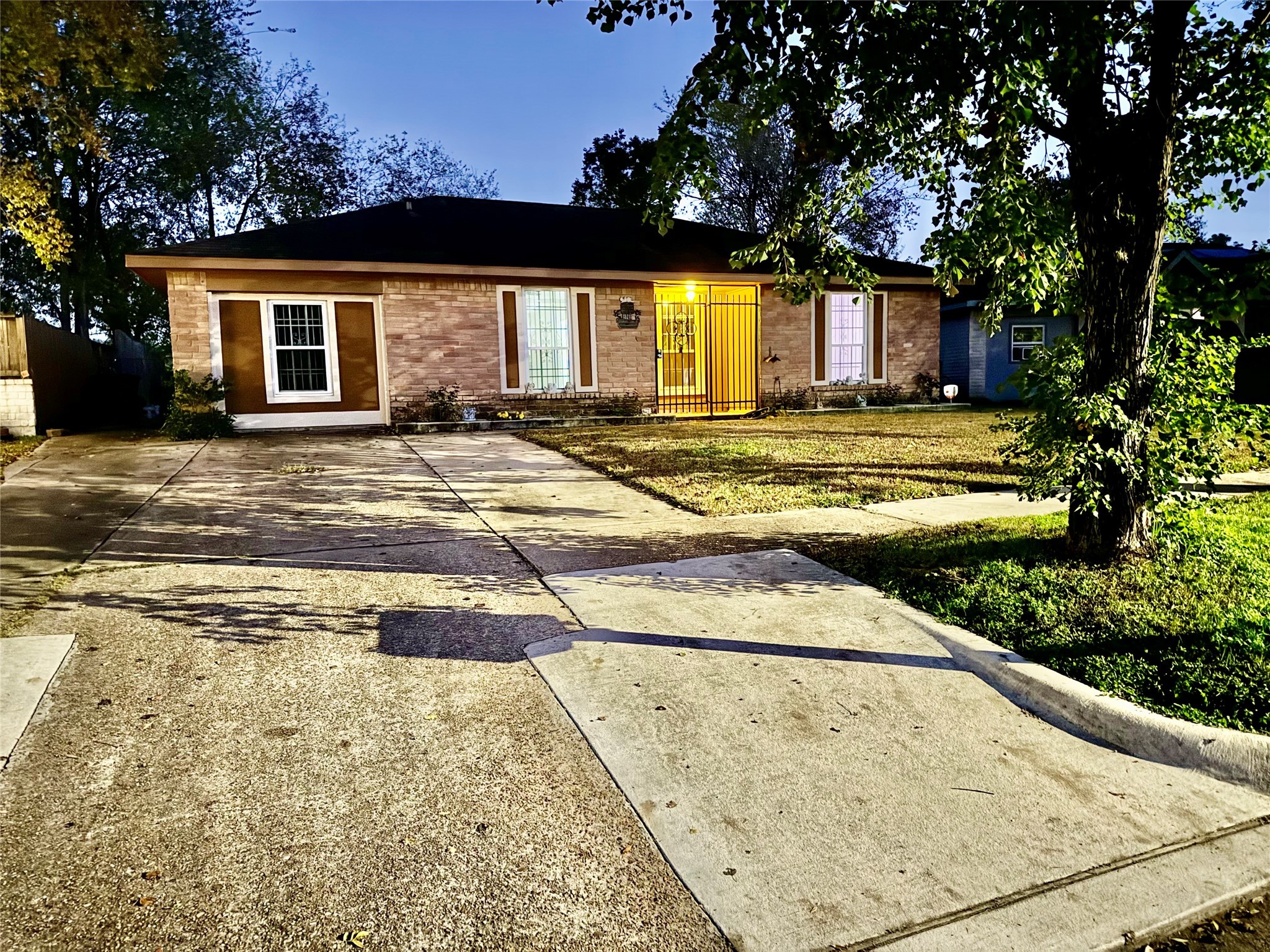 15210 Dogwood Tree Street Houston TX 77060