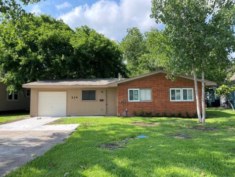 214 Highland Drive Hitchcock TX 77563