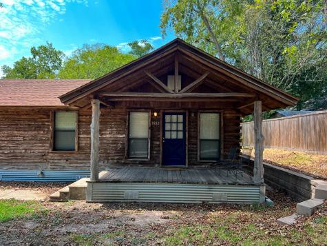 1002 Avenue I Huntsville TX 77320