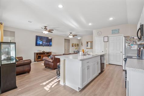 634 W Fairway Lake Drive Alvin TX 77511