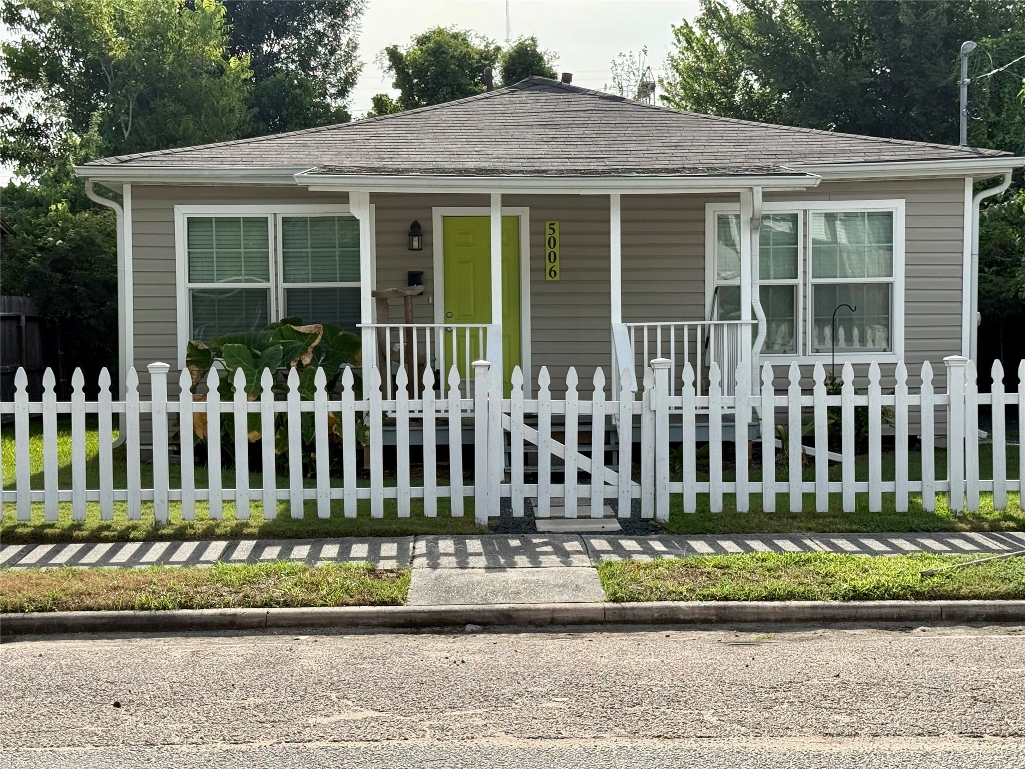 5006 Terry Street Houston TX 77009