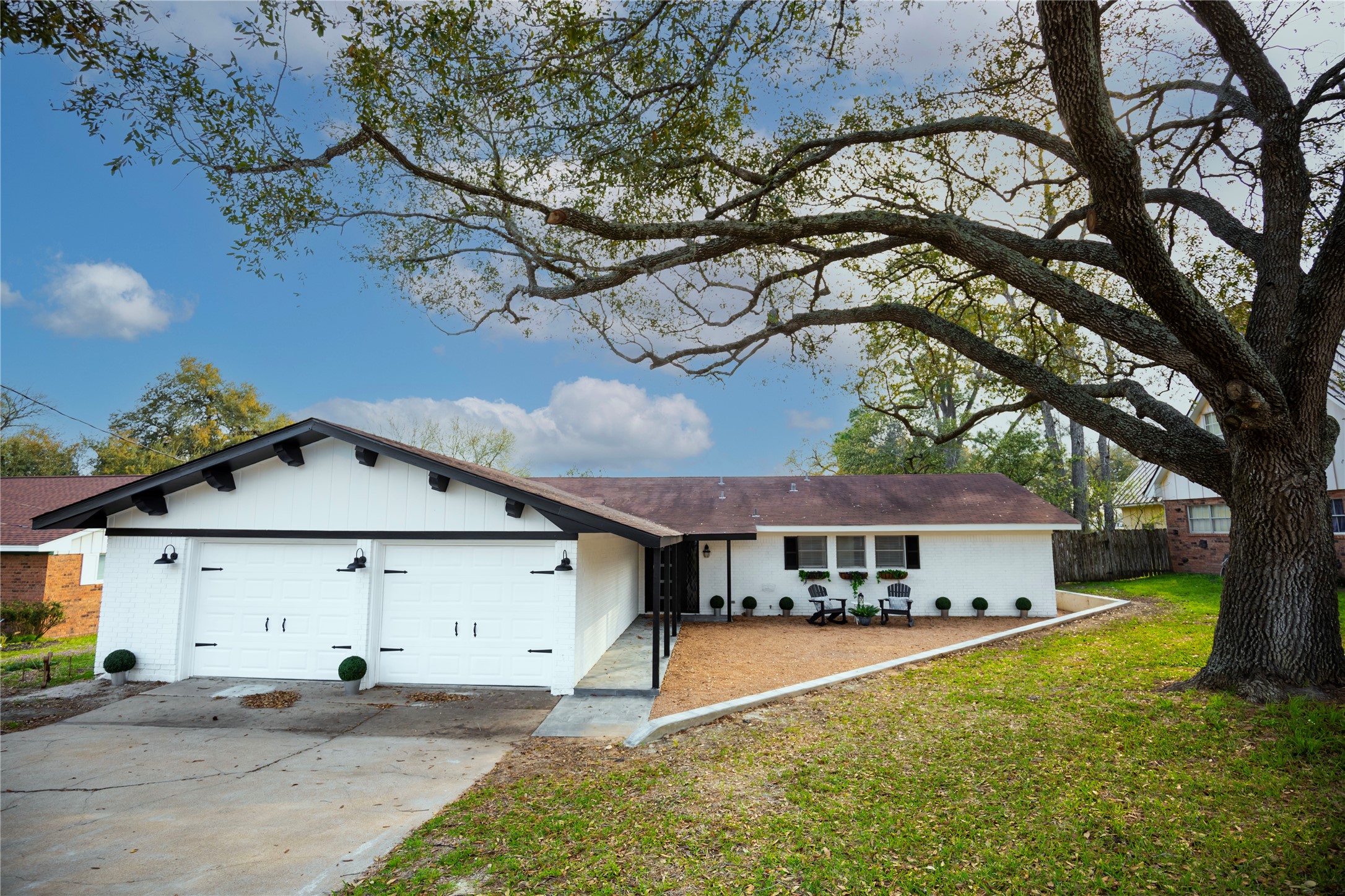 238 W Palm Street Bellville TX 77418