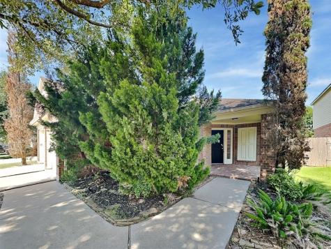2113 Breezeway Lane Pearland TX 77584
