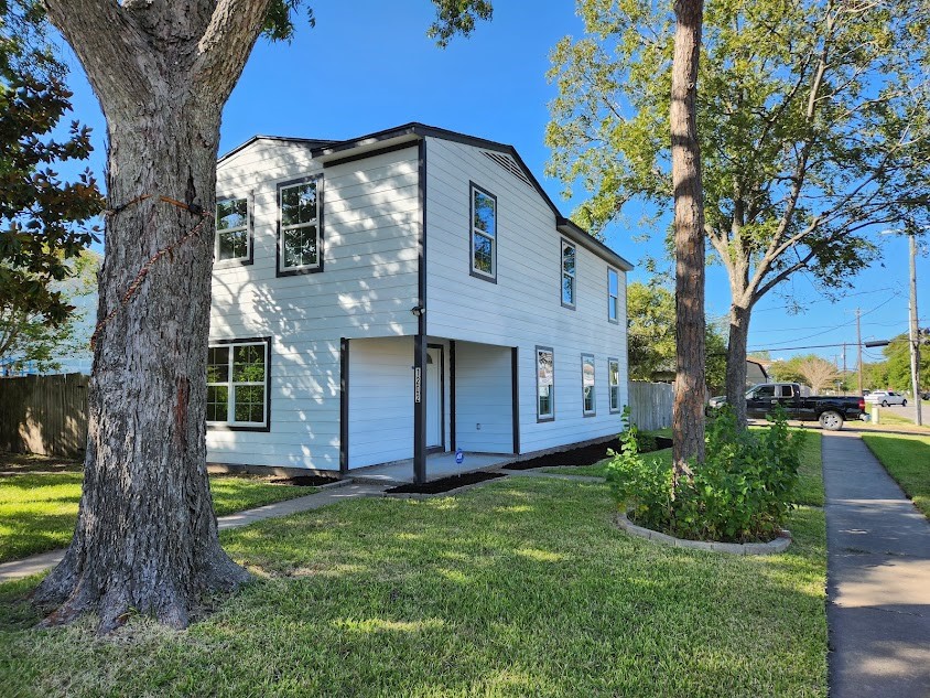 1202 3rd Avenue N Texas City TX 77590