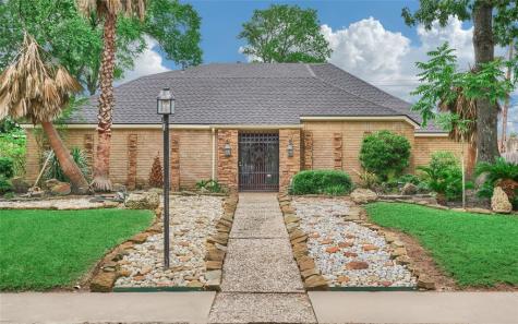 214 Briar Hill Drive Houston TX 77042