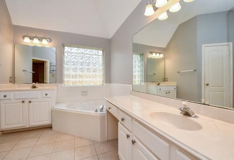 1827 Branch Hill Drive Pearland TX 77581