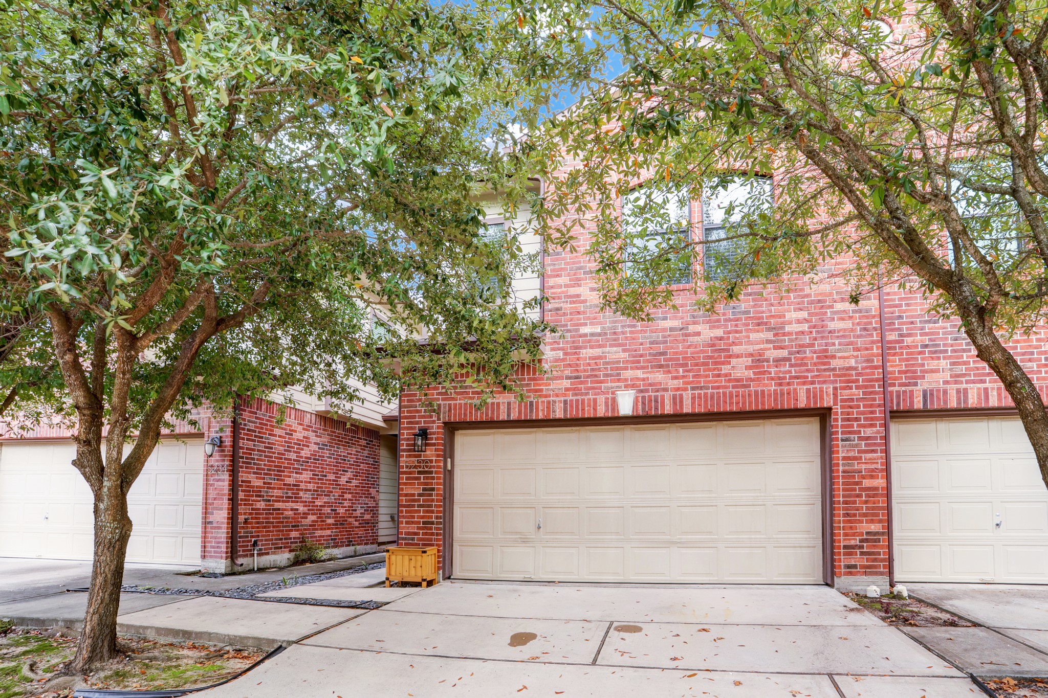 5230 Brinkman Court Houston TX 77091