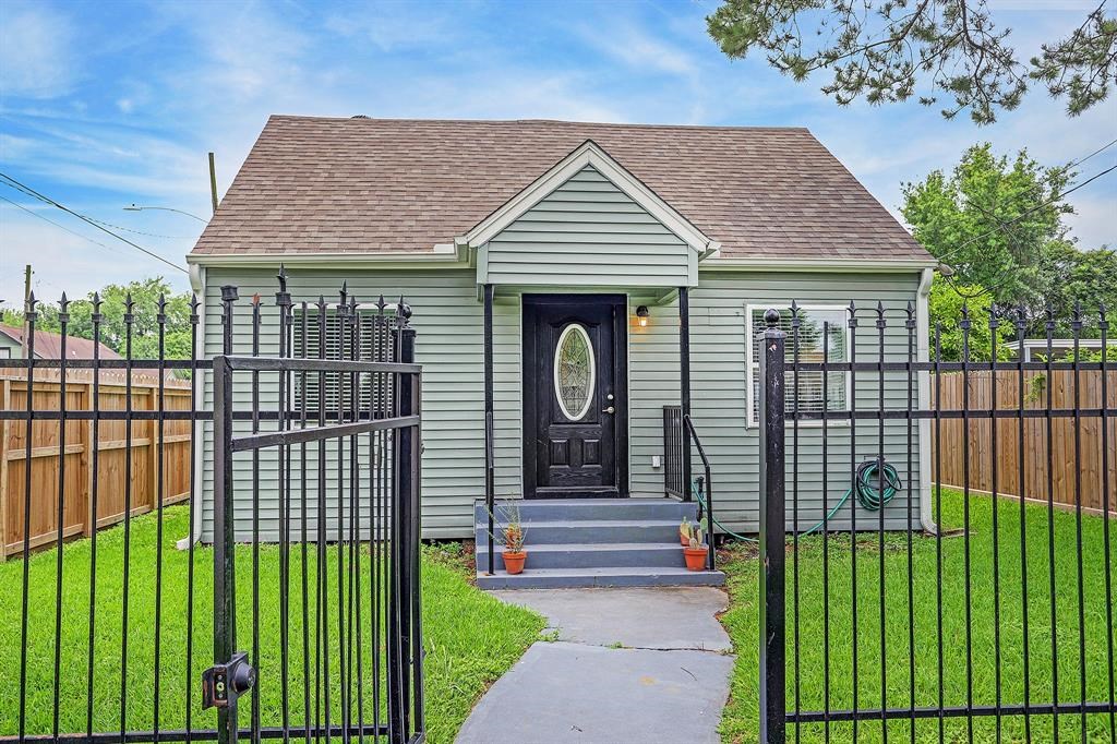 5250 Pease Street Houston TX 77023