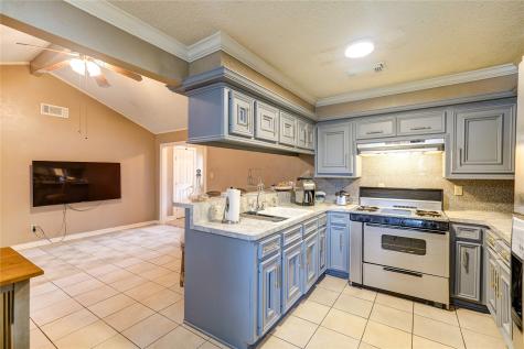 518 Westshire Drive Houston TX 77013