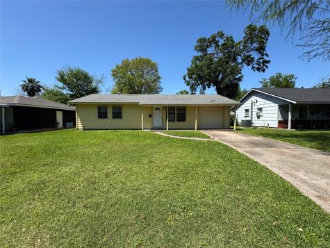 705 N 12th Street La Porte TX 77571