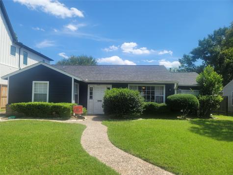4605 Pine Street Bellaire TX 77401