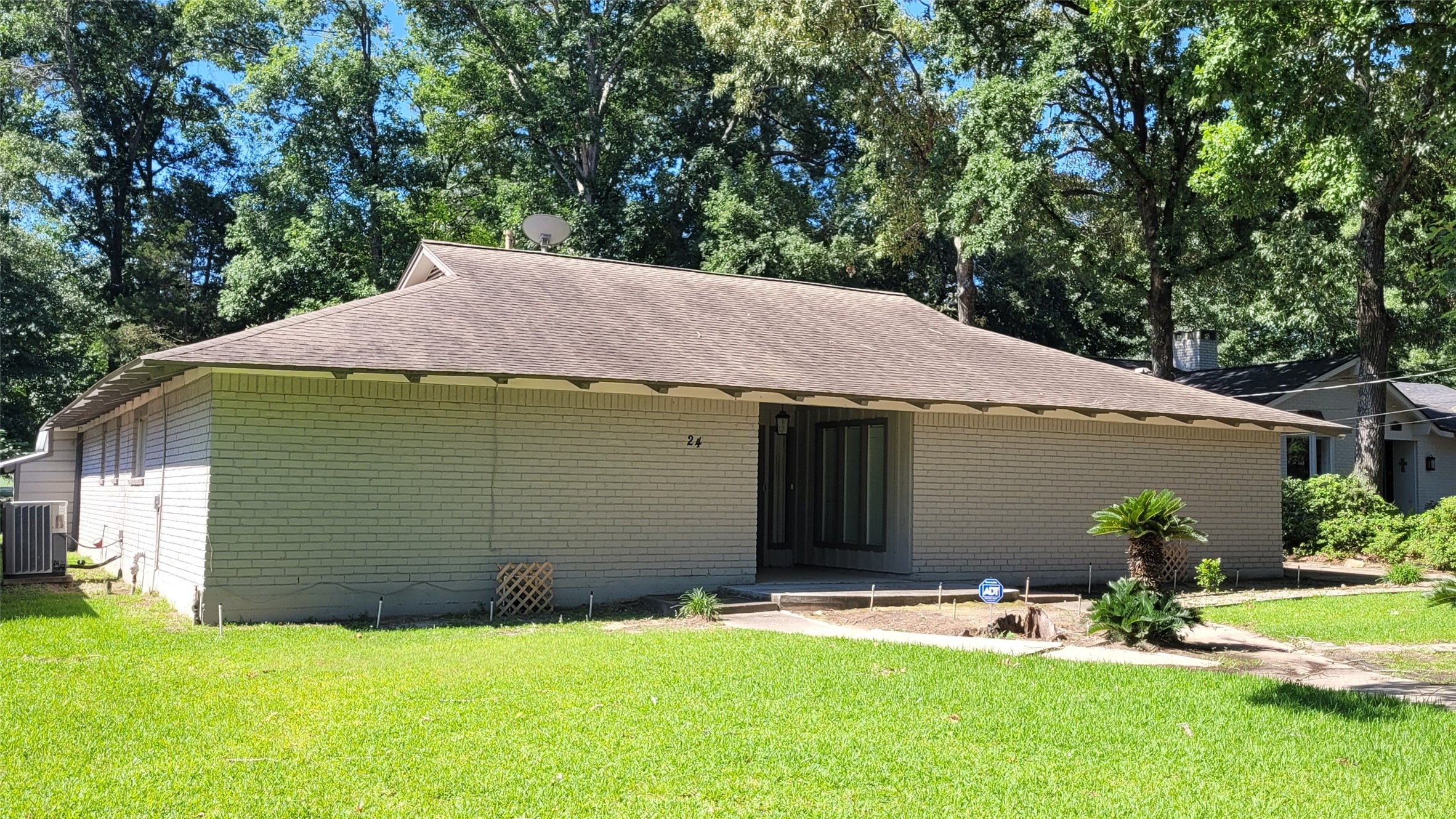 24 Greentree Lane Conroe TX 77304