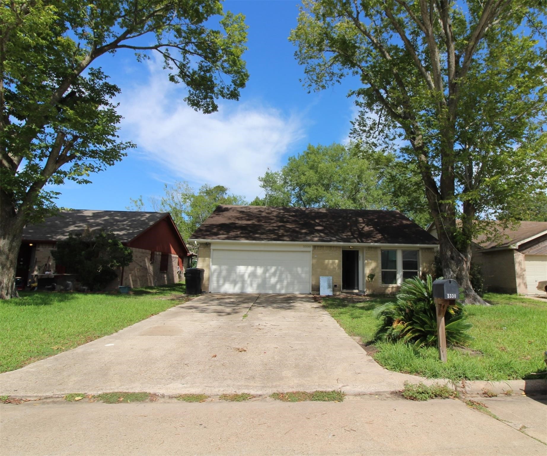 3330 Dragonwick Drive Houston TX 77045