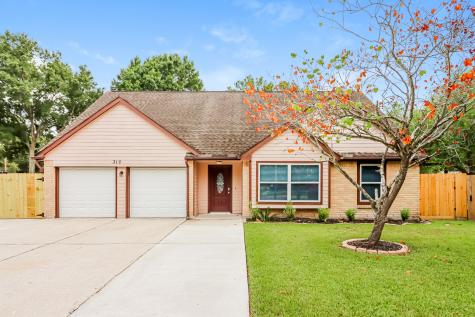 317 Thistlewood Court League City TX 77573