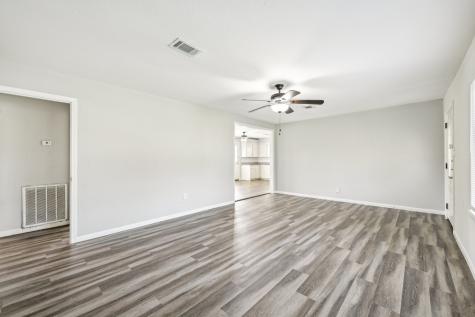 1121 Meyers Street Clute TX 77531