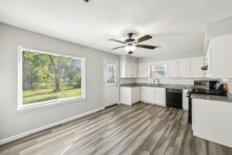 1121 Meyers Street Clute TX 77531
