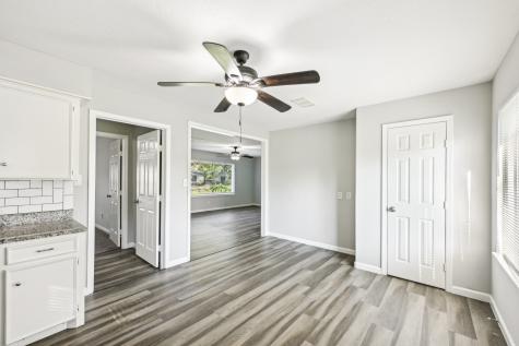 1121 Meyers Street Clute TX 77531