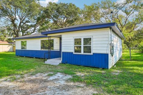 1121 Meyers Street Clute TX 77531