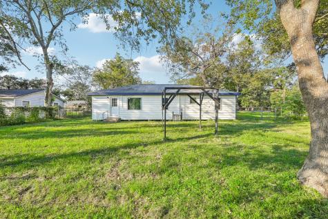 1121 Meyers Street Clute TX 77531