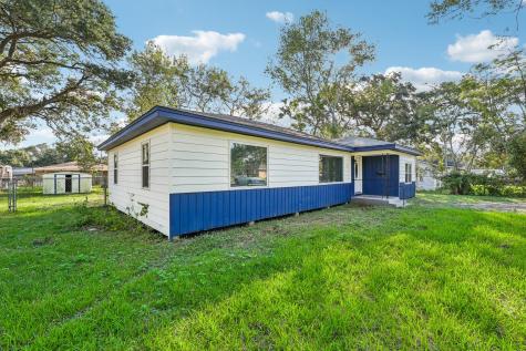 1121 Meyers Street Clute TX 77531
