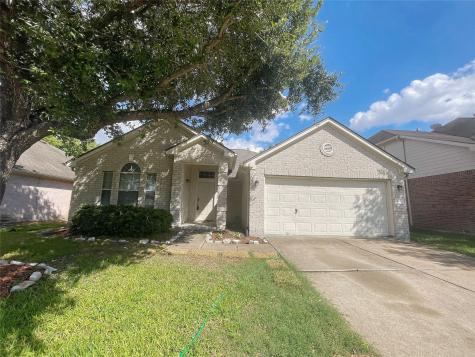 3931 Camelia Glen Lane Fresno TX 77545