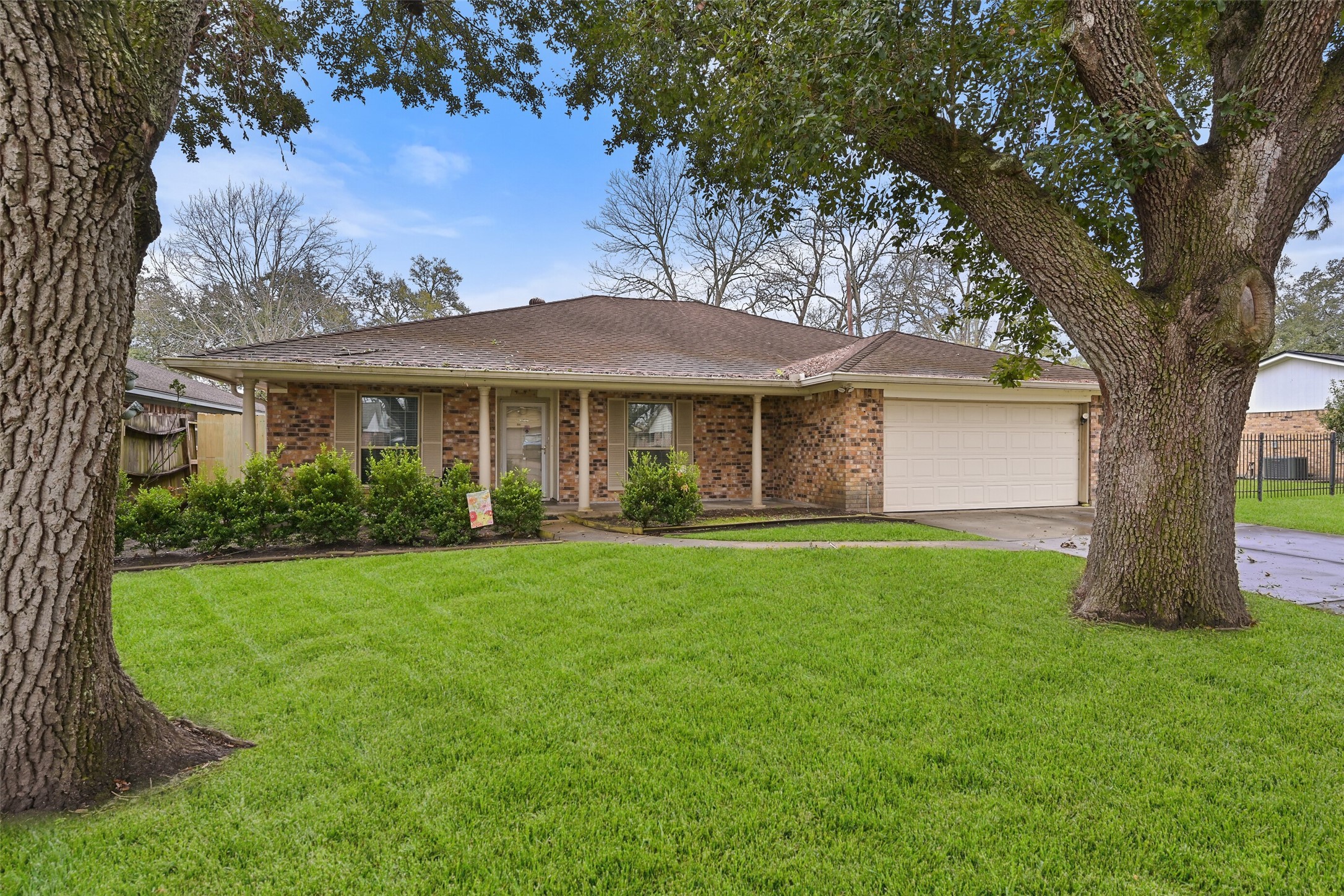 215 Englewood Drive League City TX 77573