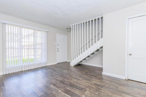 8271 Stone Street 7108 Houston TX 77061
