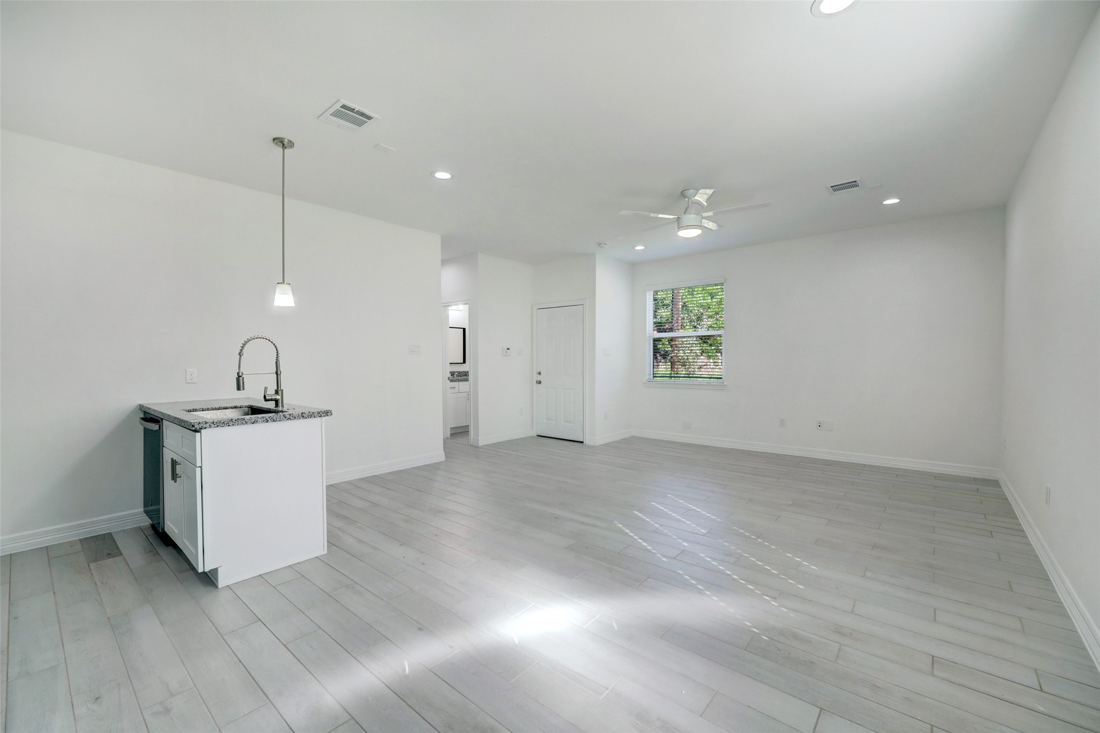 2403 Glen Avenue Houston TX 77088