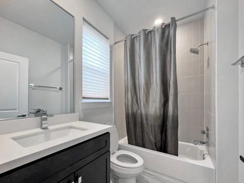 946 W 18th Street Houston TX 77008