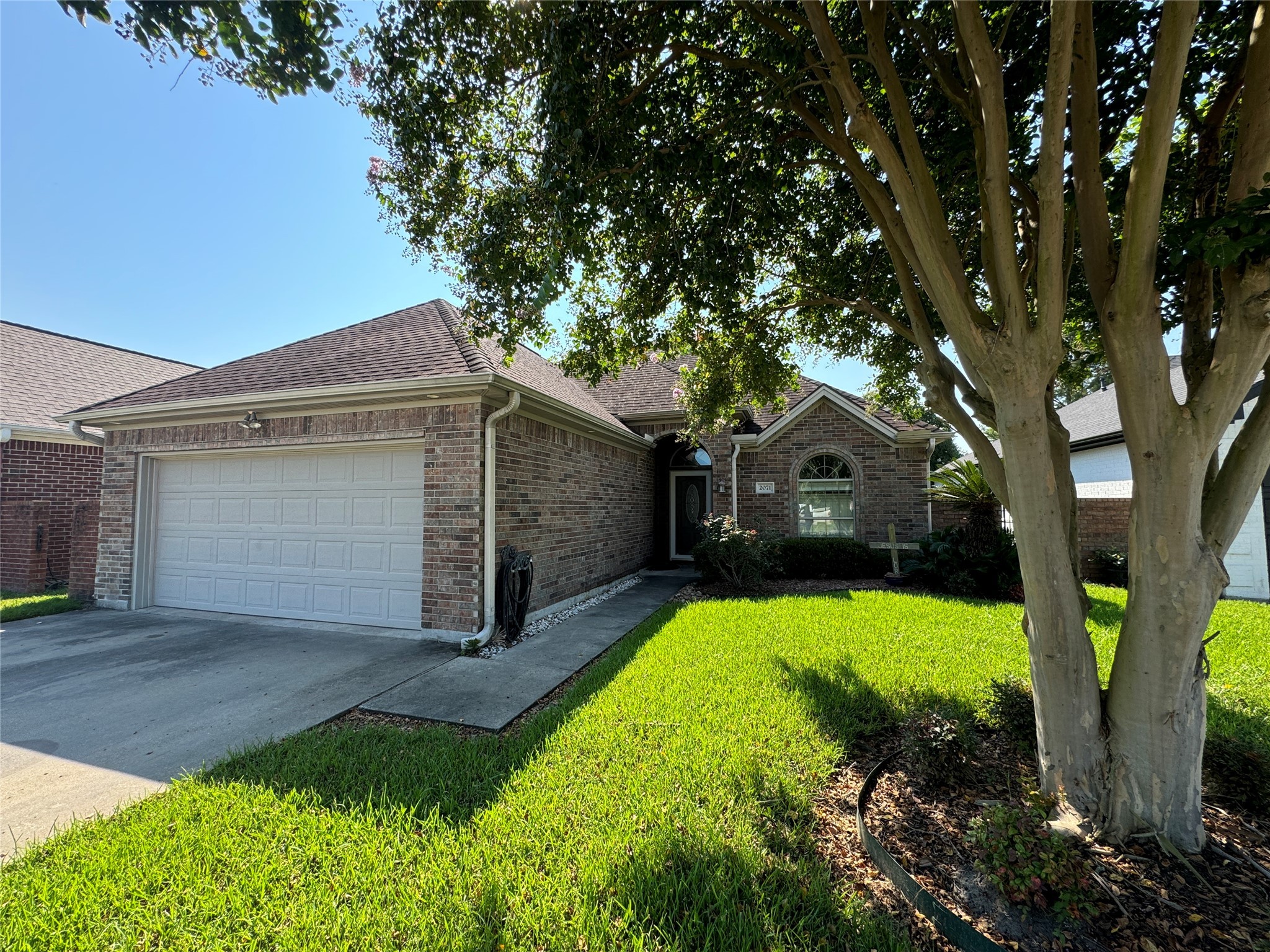 2071 Oak Terrace Port Neches TX 77651