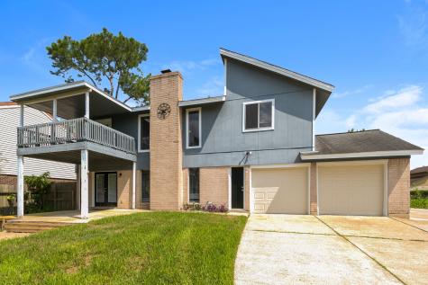 701 Tanglewood Drive Friendswood TX 77546