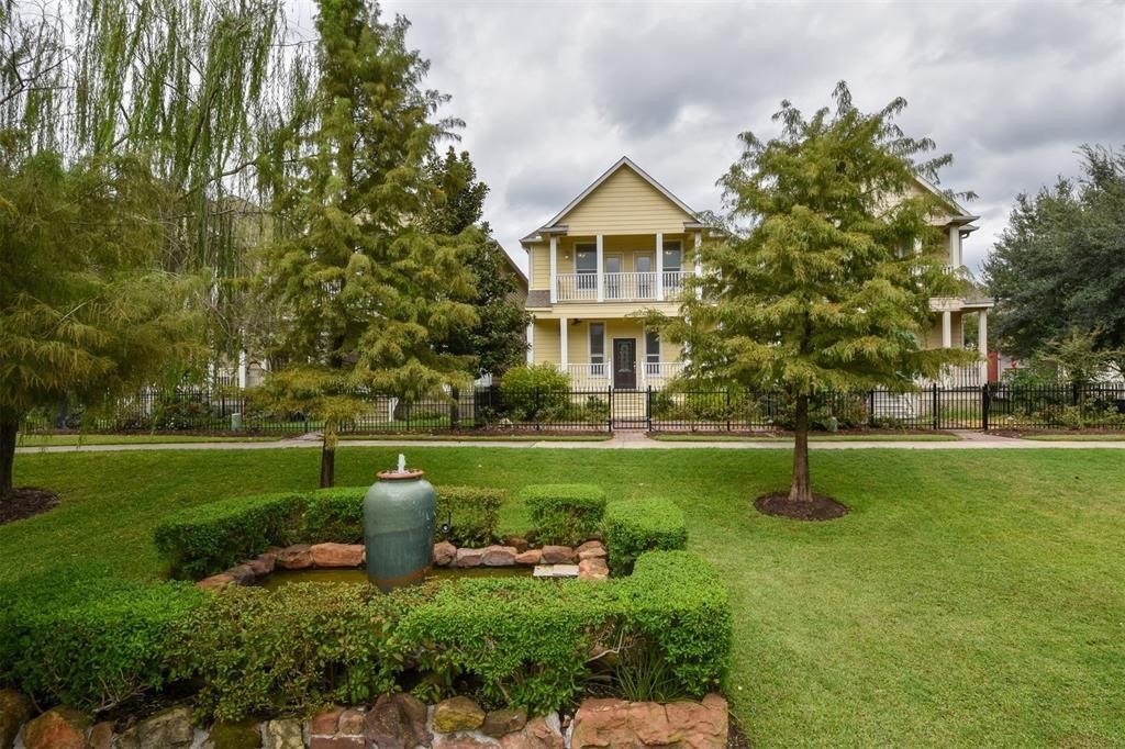 815 Garden Rose Lane Houston TX 77018
