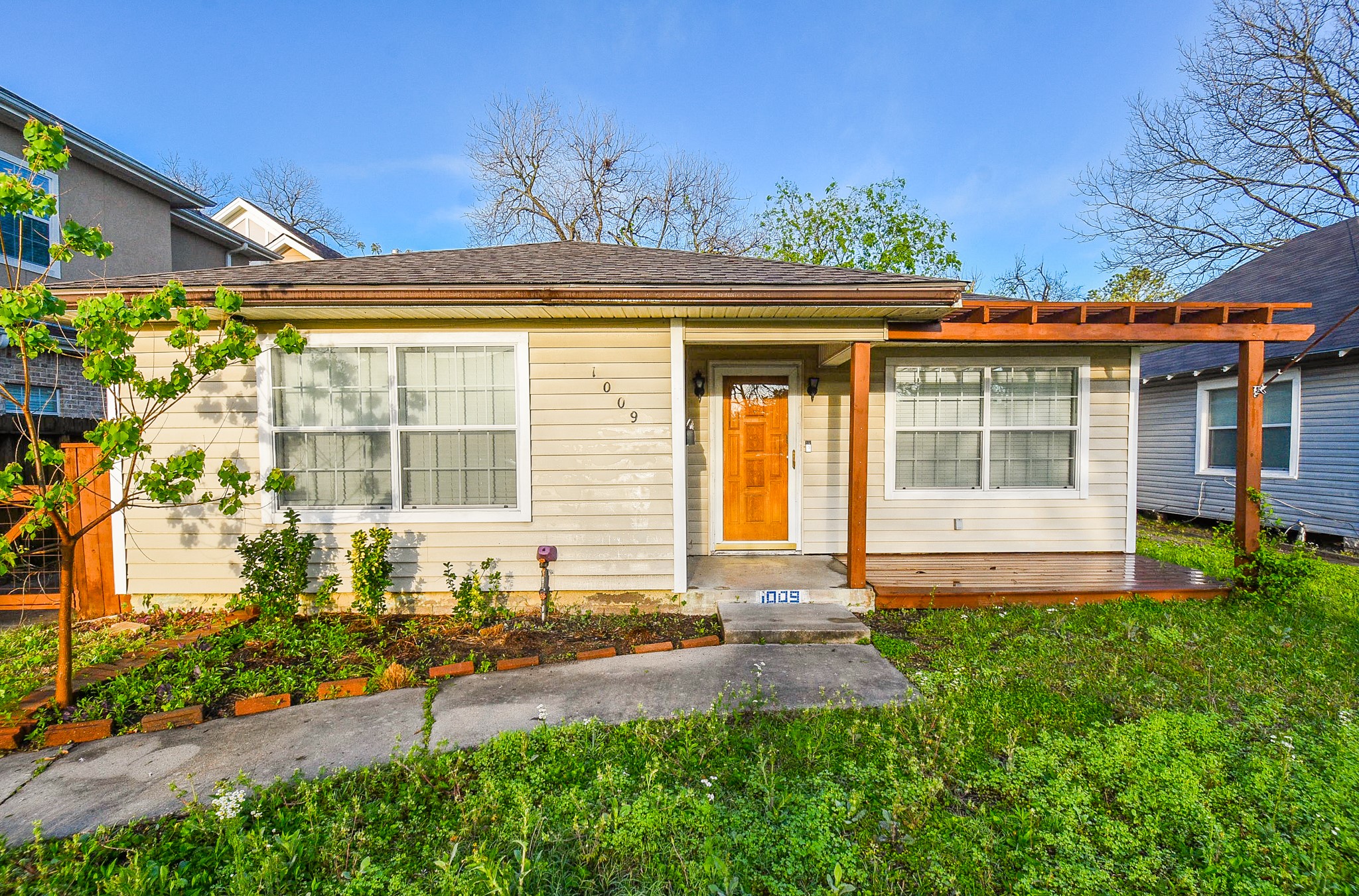 1009 Tabor Street Houston TX 77009