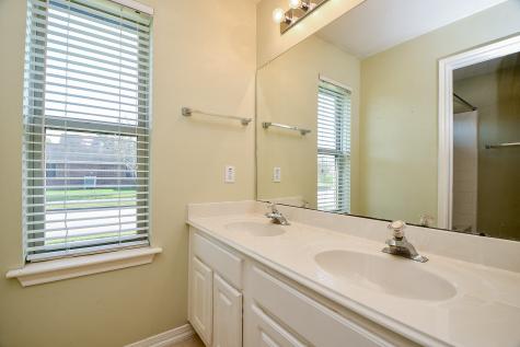 1816 Oak Lodge Drive Pearland TX 77581