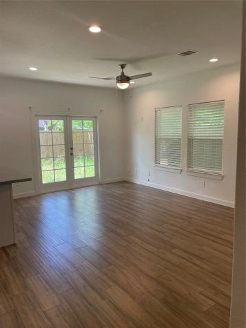 5314 Longmeadow Street B Houston TX 77033