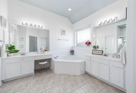 17706 Oak Park Bend Lane Cypress TX 77433