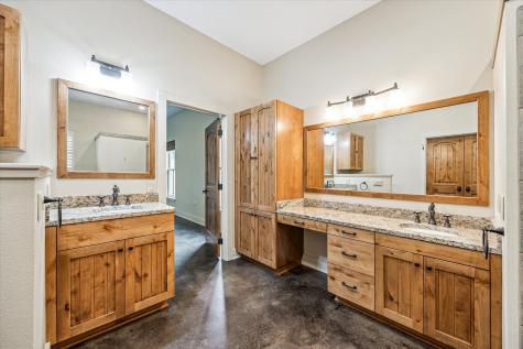 1661 Guenther Road La Grange TX 78945