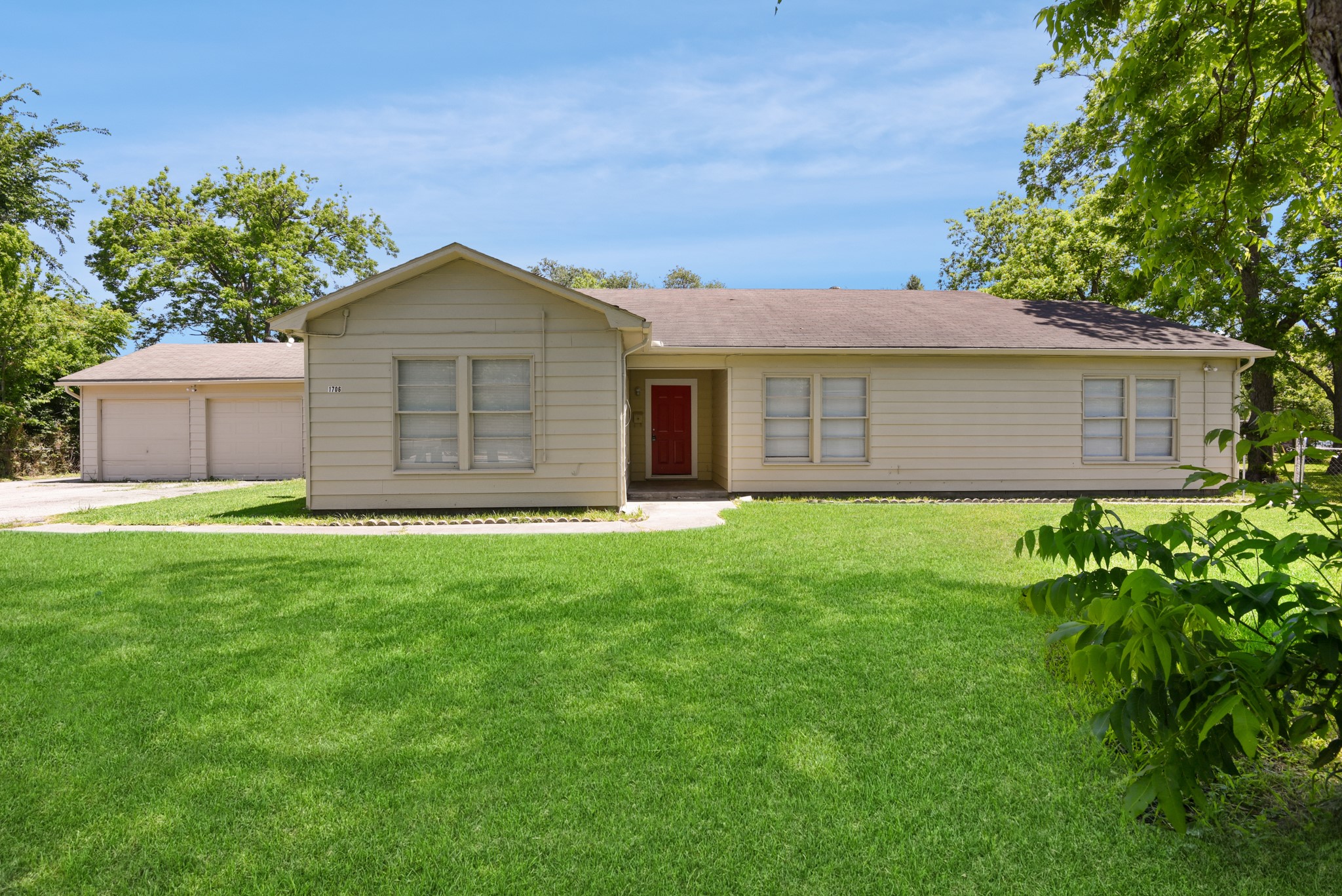 1706 California Street Baytown TX 77520