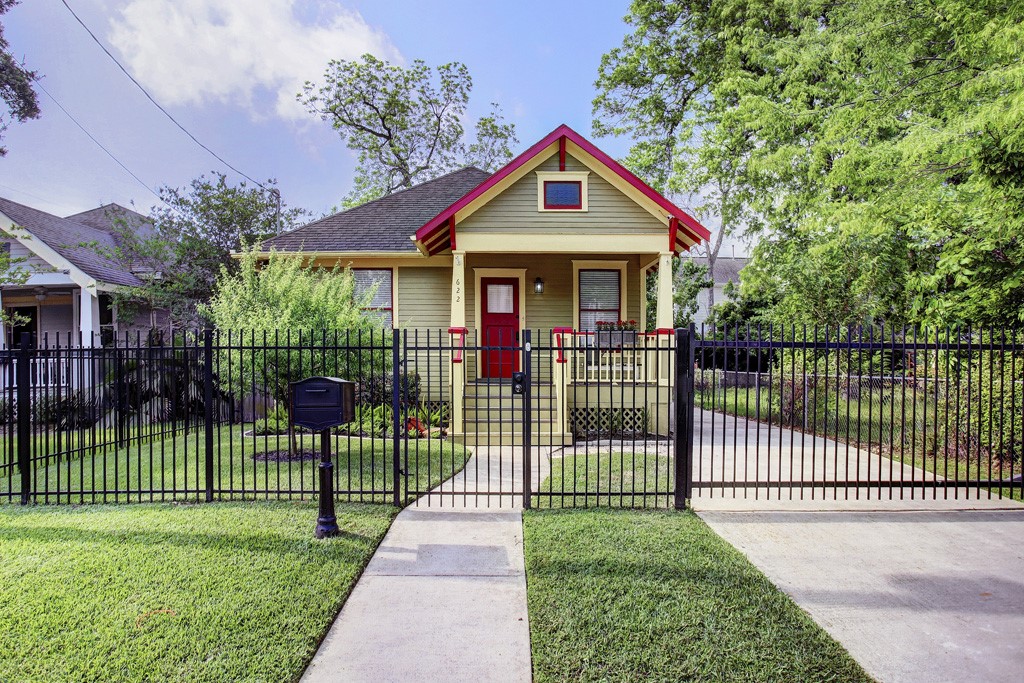 622 W 16th Street Houston TX 77008