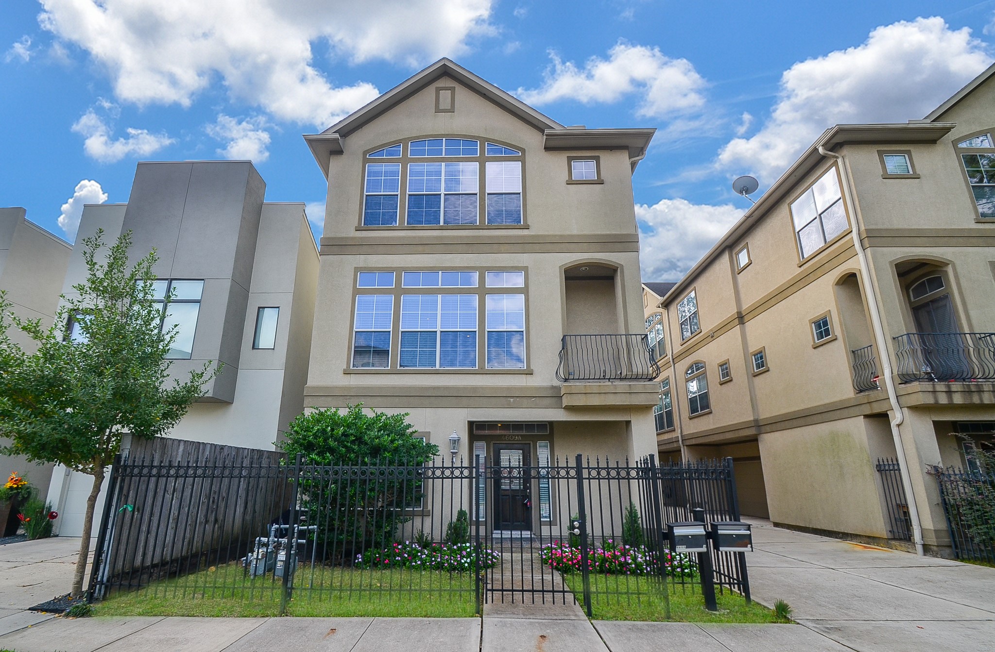 4609 Floyd Street A Houston TX 77007