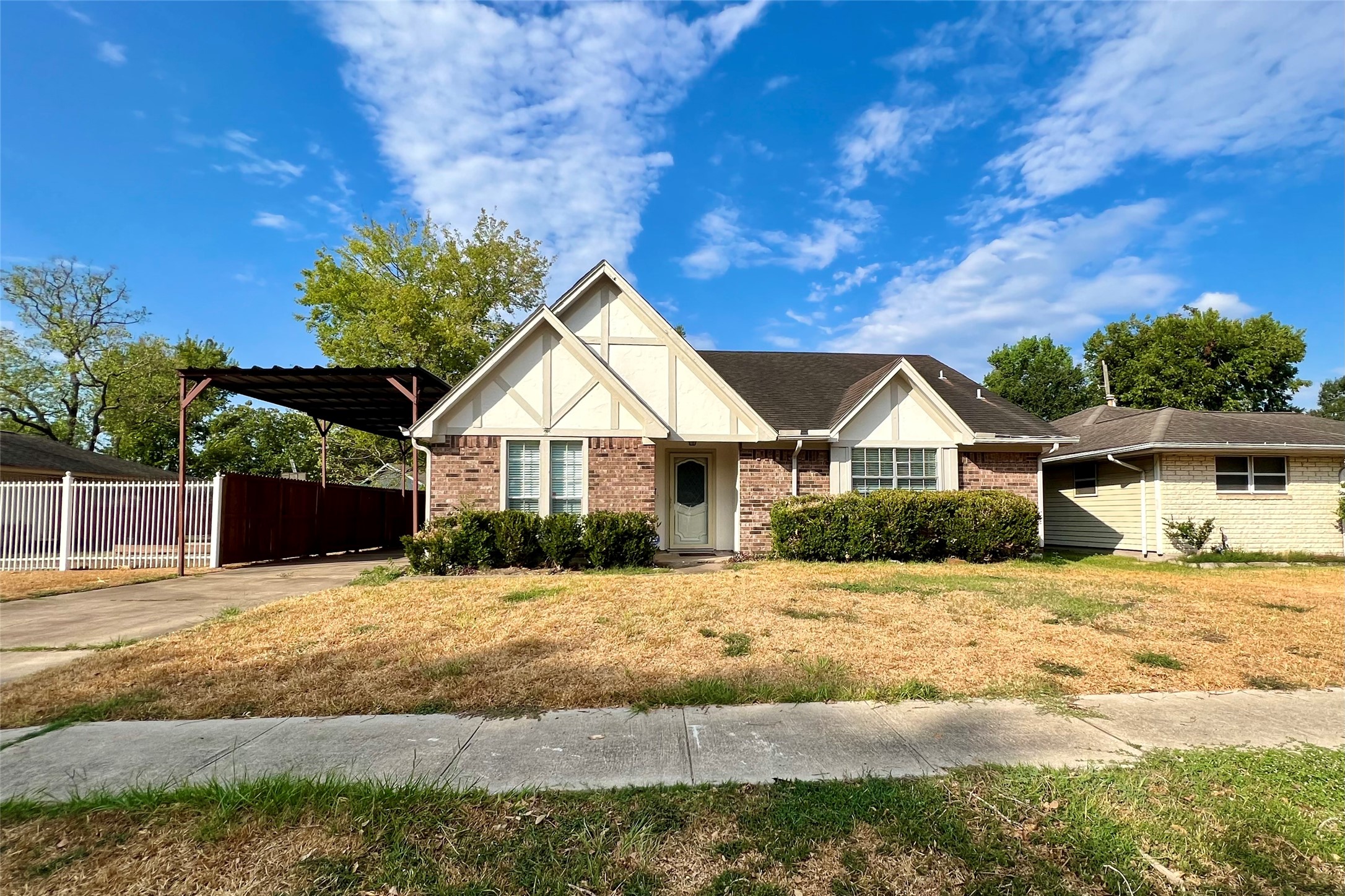 2924 Village Way Pasadena TX 77502