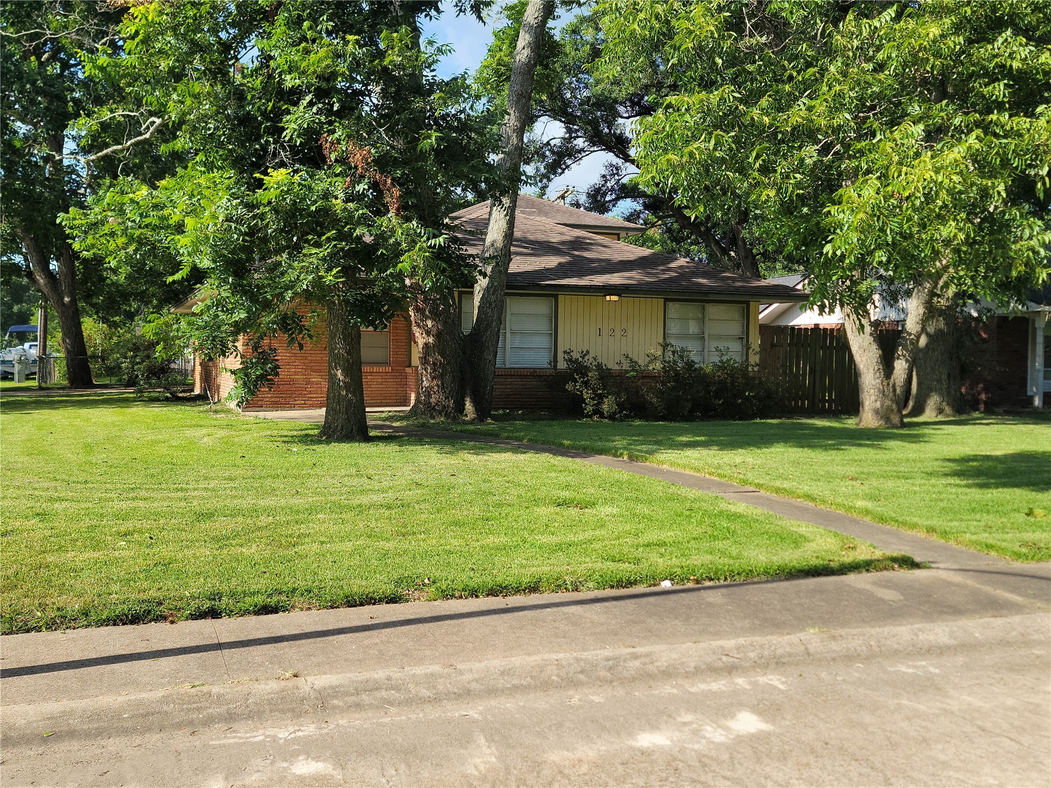 122 Carnation Street Lake Jackson TX 77566