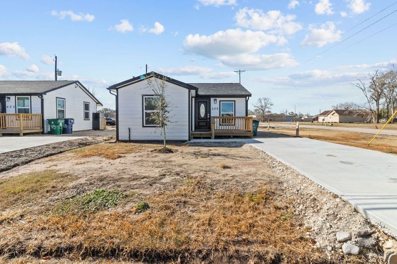 409 N Erskine Street Angleton TX 77515