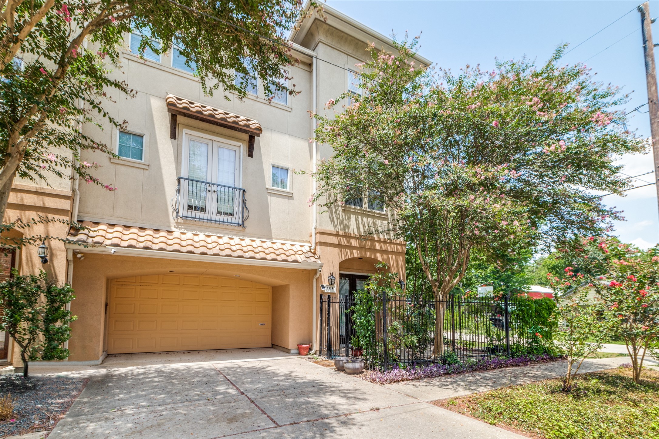 1515 Reinerman Street Houston TX 77007