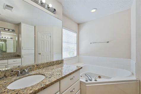 2710 Grants Lake Boulevard D6 Sugar Land TX 77479