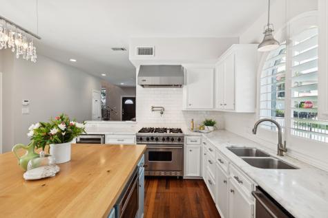 5301 Blossom Street Houston TX 77007