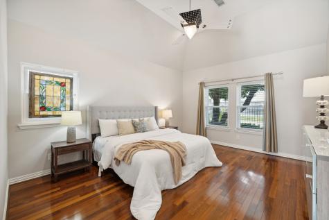 5301 Blossom Street Houston TX 77007