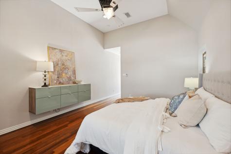 5301 Blossom Street Houston TX 77007